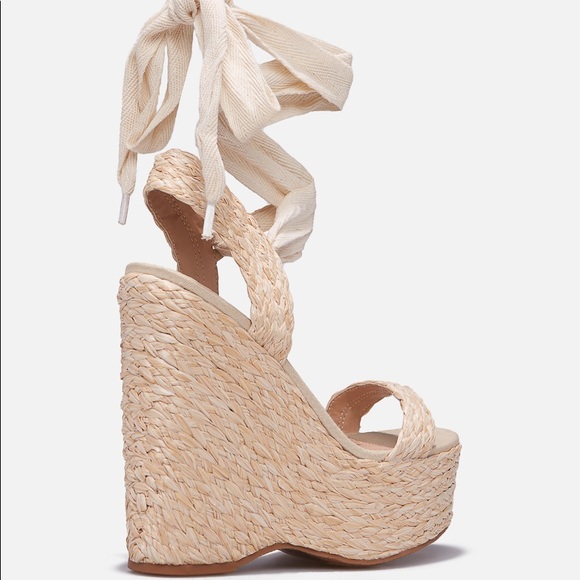 size 9 tan wedges - Picture 3 of 5